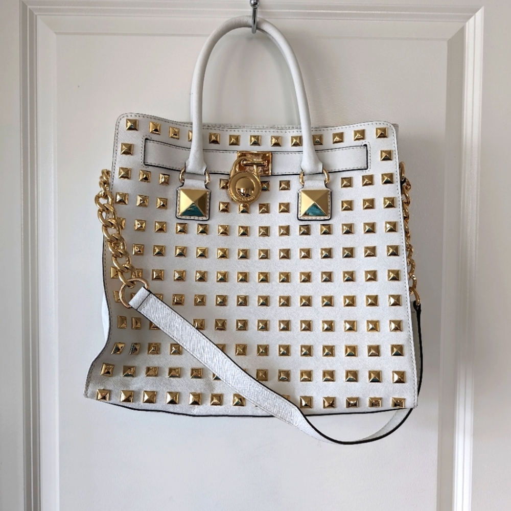 Michael Kors white gold pyramid stud large Hamilton crossbody bag